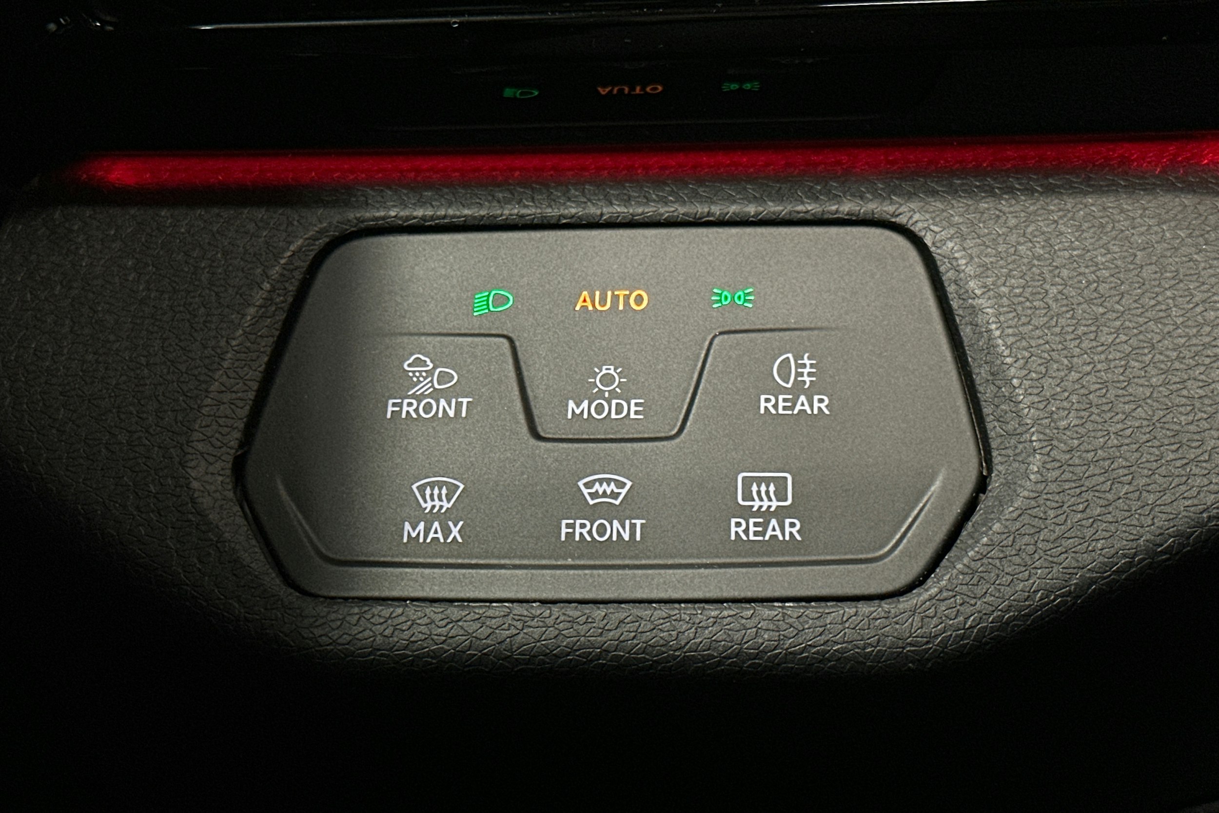 valkoinen Volkswagen ID.5 2024 kuva 27.