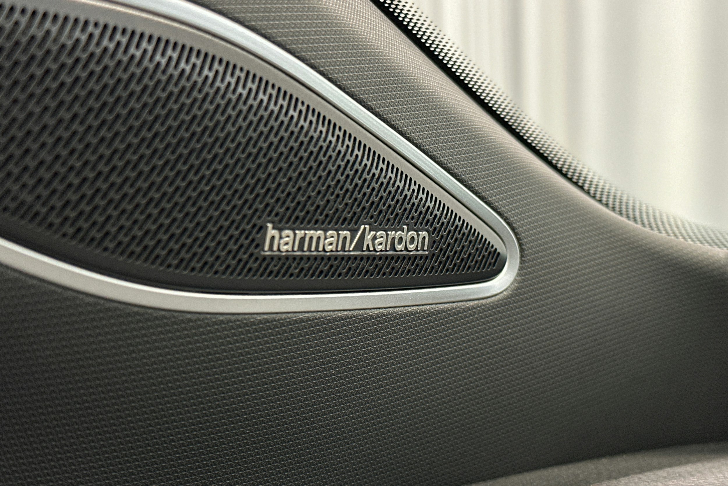 valkoinen Volkswagen ID.5 2024 kuva 37.