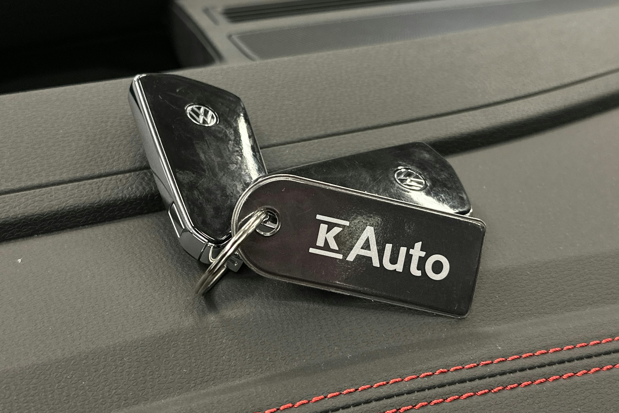 valkoinen Volkswagen ID.5 2024 kuva 39.