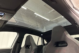 valkoinen Volkswagen ID.5 2024 kuva 22.