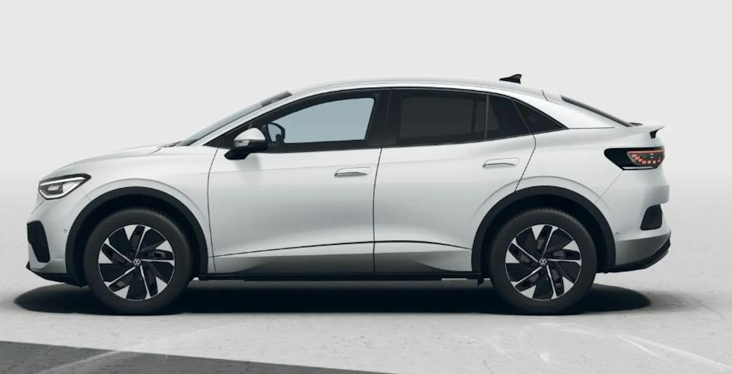 valkoinen Volkswagen ID.5 2025 kuva 2.