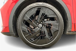 punainen Volkswagen ID.5 2025 kuva 11.