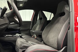 punainen Volkswagen ID.5 2025 kuva 15.