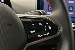 punainen Volkswagen ID.5 2025 kuva 20.