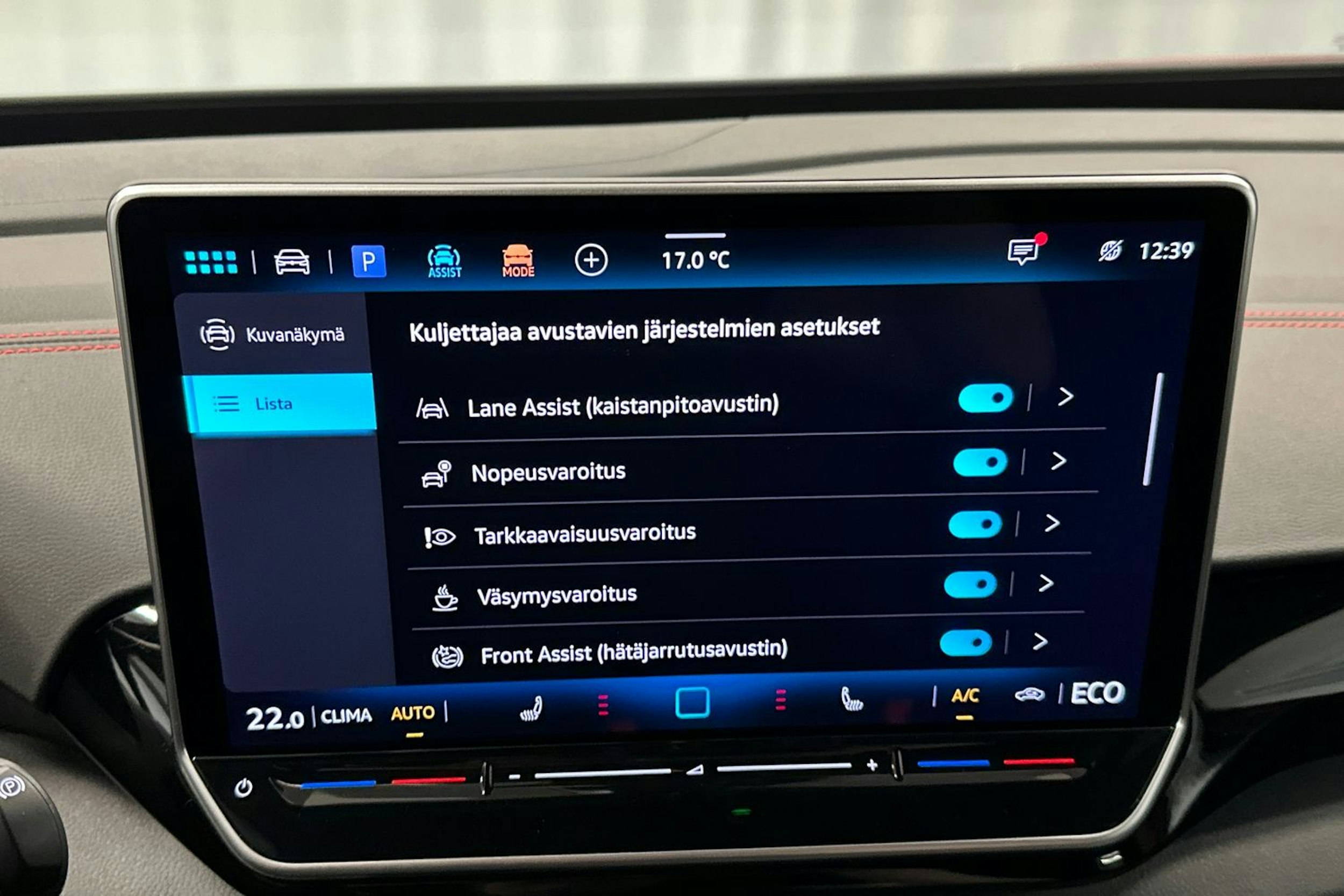 punainen Volkswagen ID.5 2025 kuva 27.