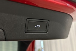 punainen Volkswagen ID.5 2025 kuva 34.