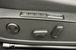 sininen Volkswagen ID.5 2025 kuva 15.