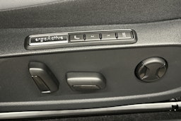 sininen Volkswagen ID.5 2025 kuva 16.