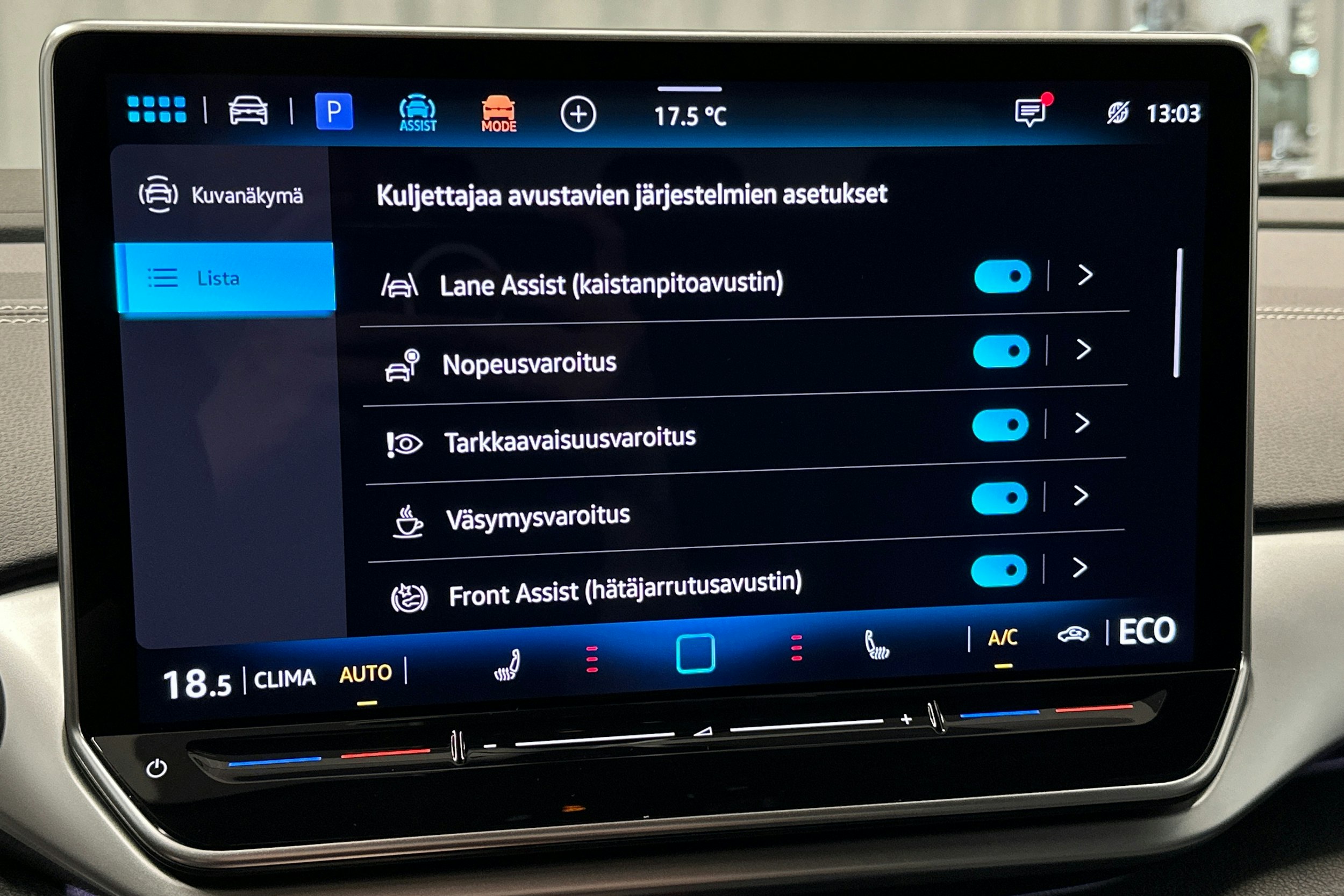 sininen Volkswagen ID.5 2025 kuva 27.