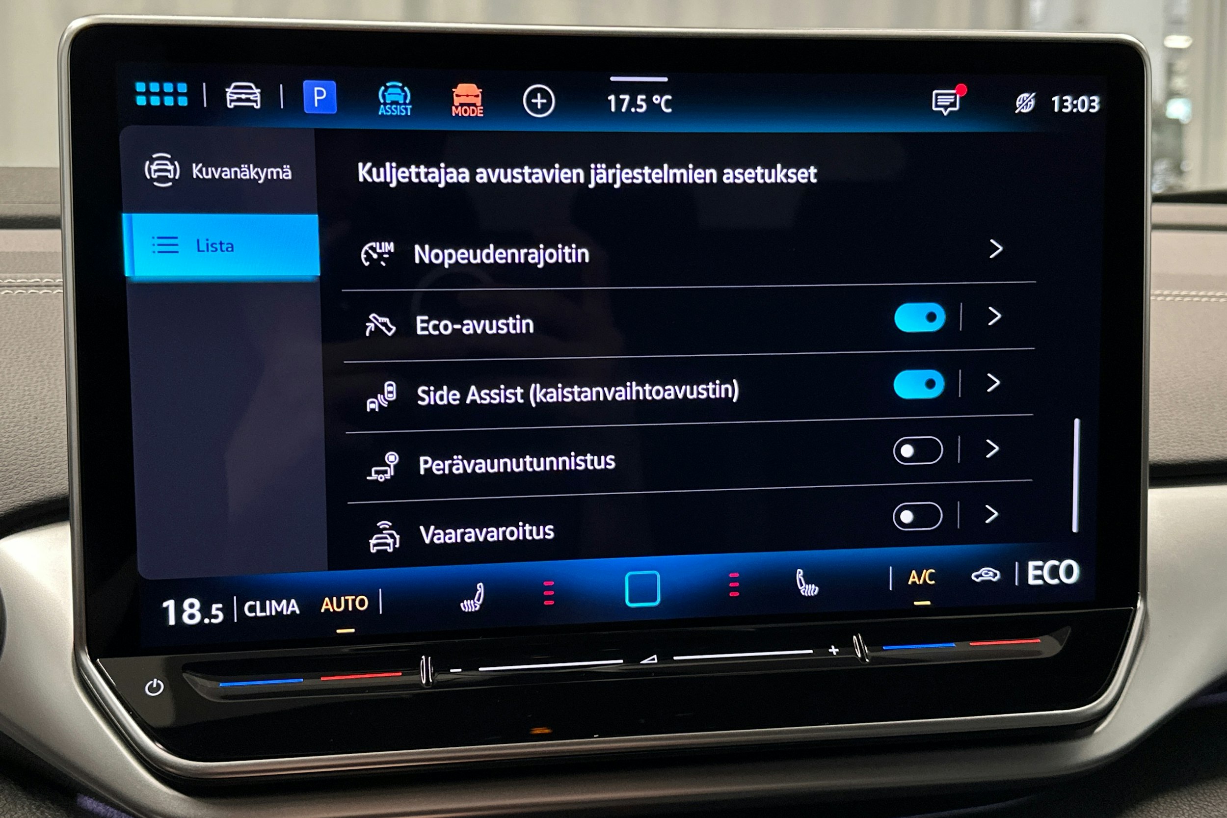 sininen Volkswagen ID.5 2025 kuva 29.