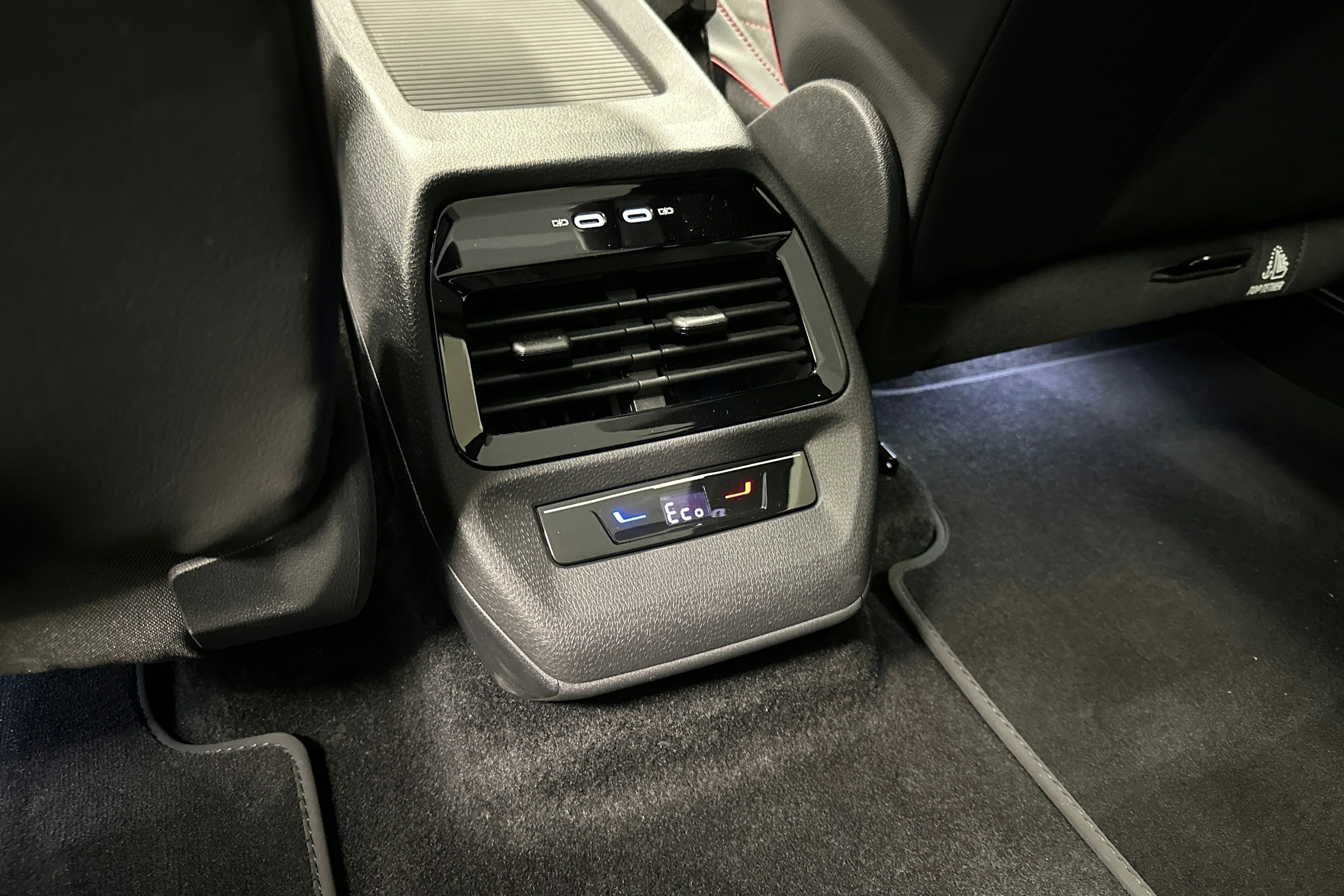 musta Volkswagen ID.5 2025 kuva 35.