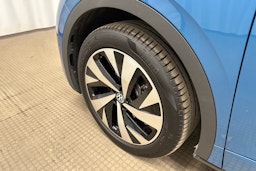sininen Volkswagen ID.5 2025 kuva 13.