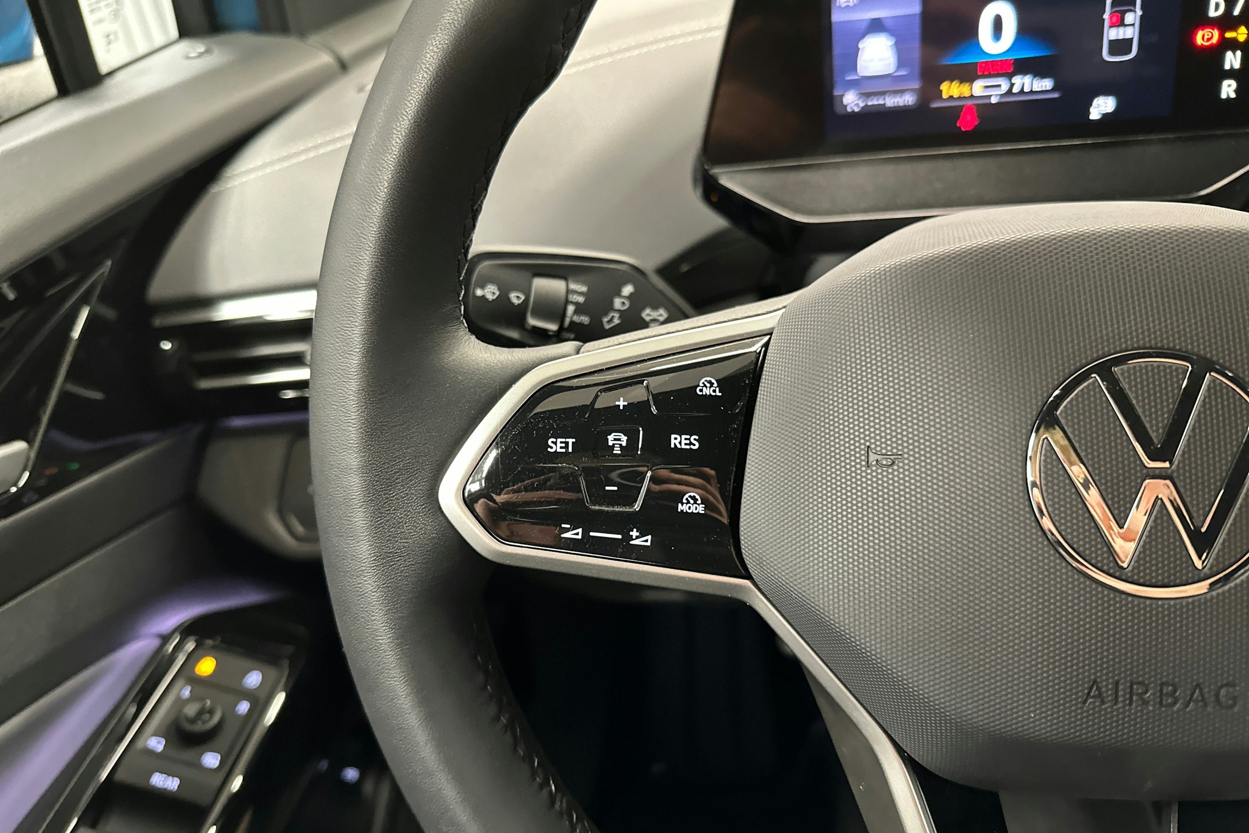 sininen Volkswagen ID.5 2025 kuva 14.