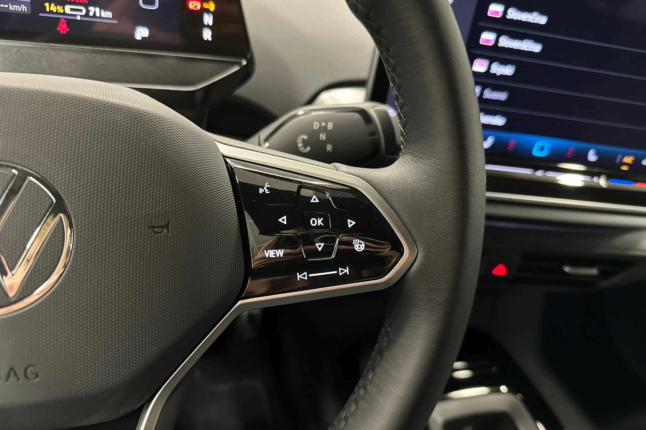 sininen Volkswagen ID.5 2025 kuva 15.