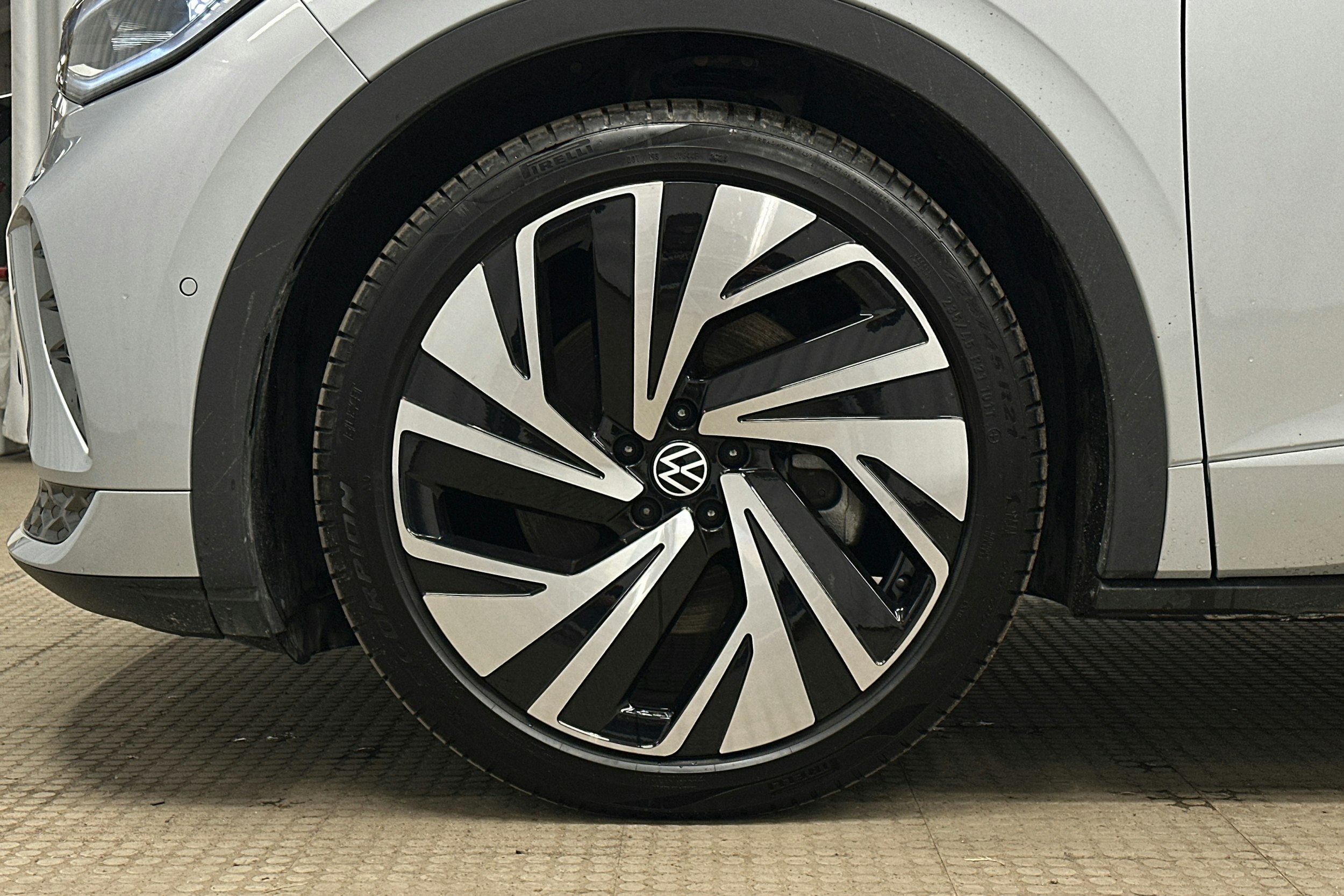 harmaa Volkswagen ID.5 2025 kuva 11.