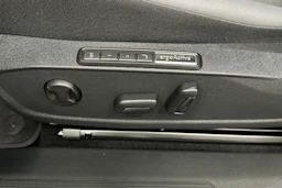 musta Volkswagen ID.5 2025 kuva 42.