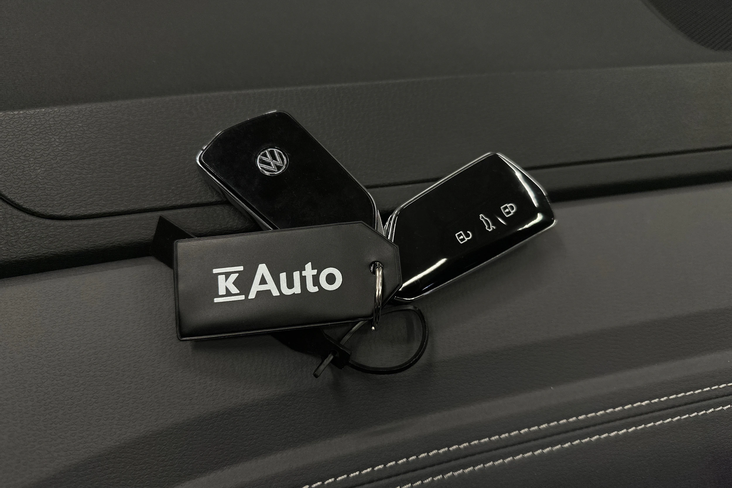 musta Volkswagen ID.5 2025 kuva 45.