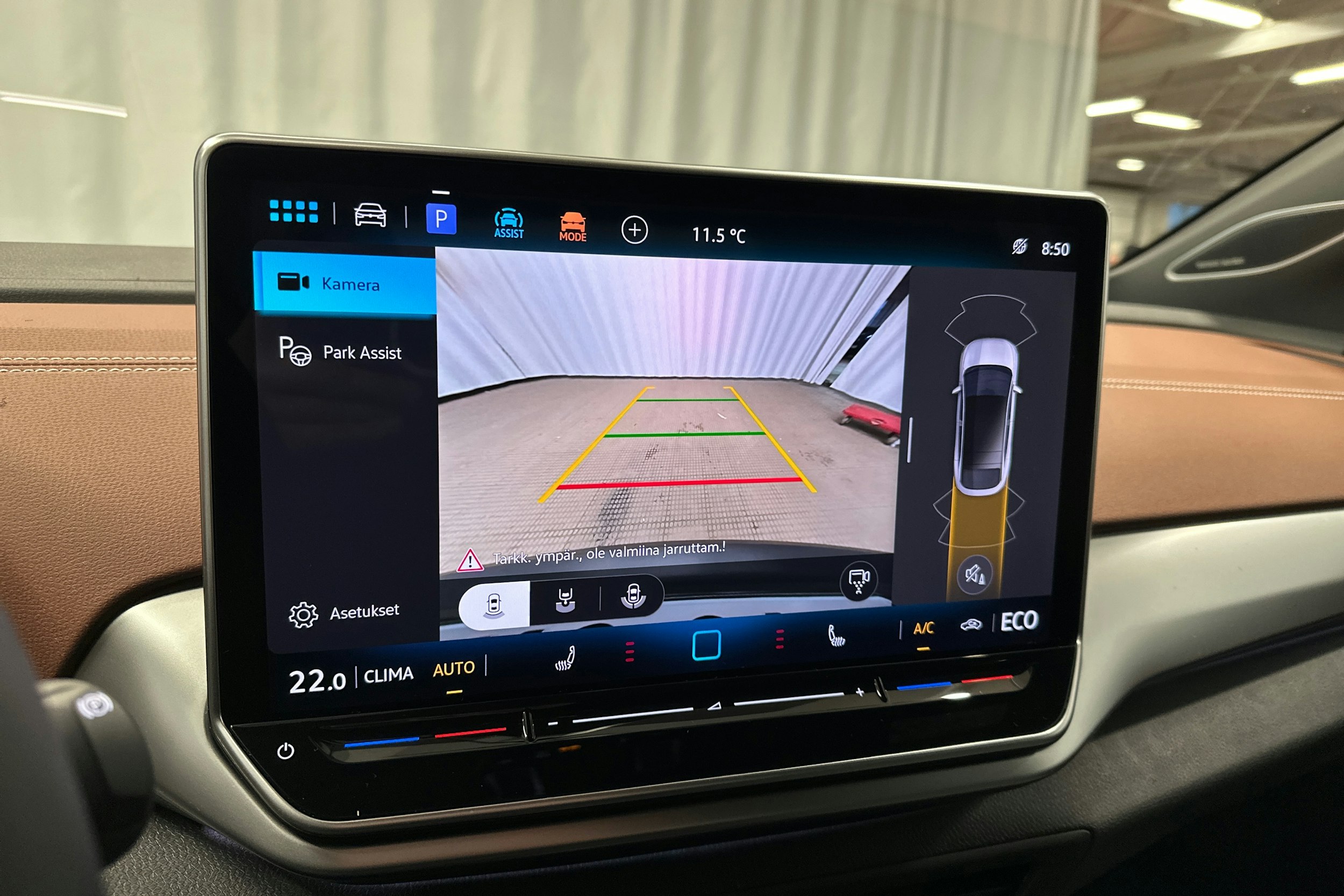 sininen Volkswagen ID.5 2025 kuva 18.