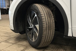 valkoinen Volkswagen ID.5 2025 kuva 13.