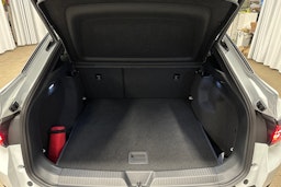 valkoinen Volkswagen ID.5 2025 kuva 14.