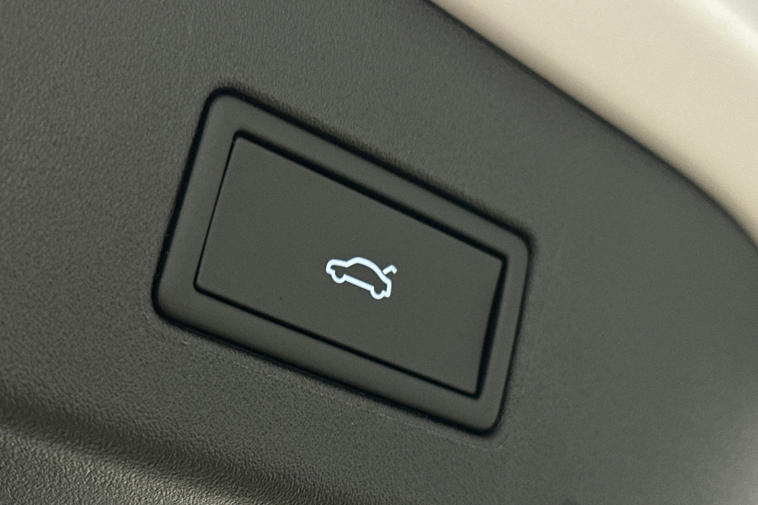 valkoinen Volkswagen ID.5 2025 kuva 15.