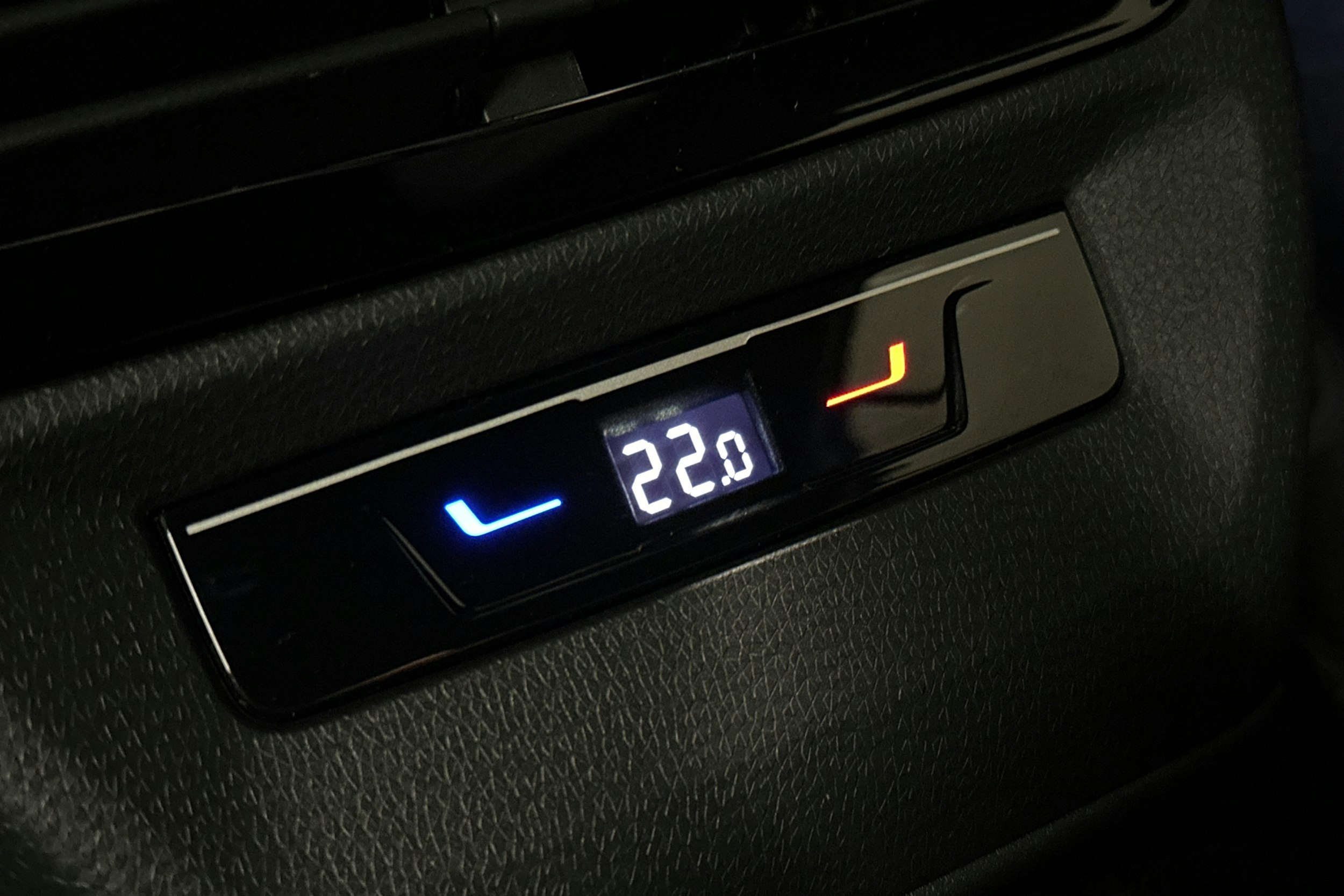 valkoinen Volkswagen ID.5 2025 kuva 16.