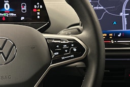 valkoinen Volkswagen ID.5 2025 kuva 20.