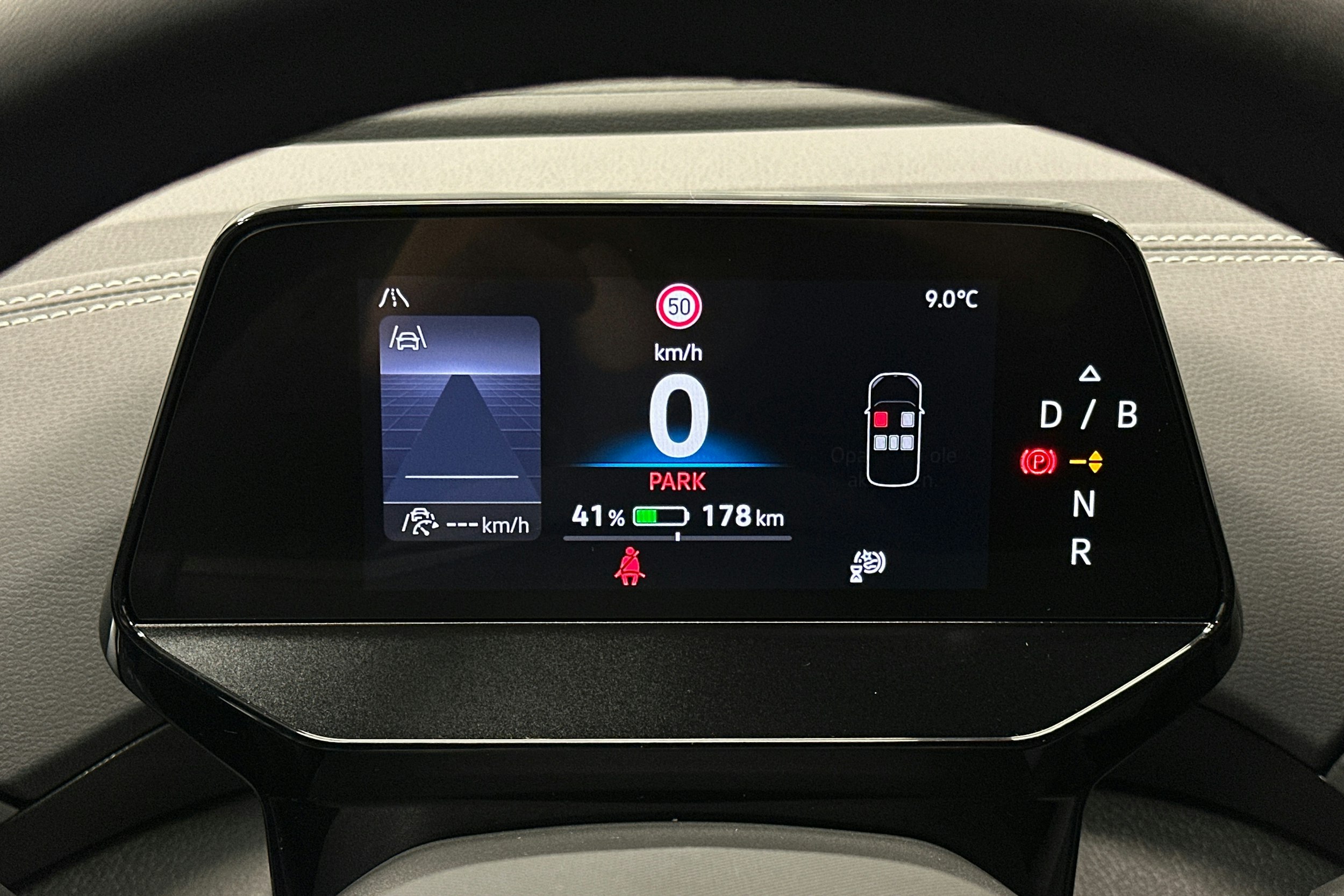 valkoinen Volkswagen ID.5 2025 kuva 21.