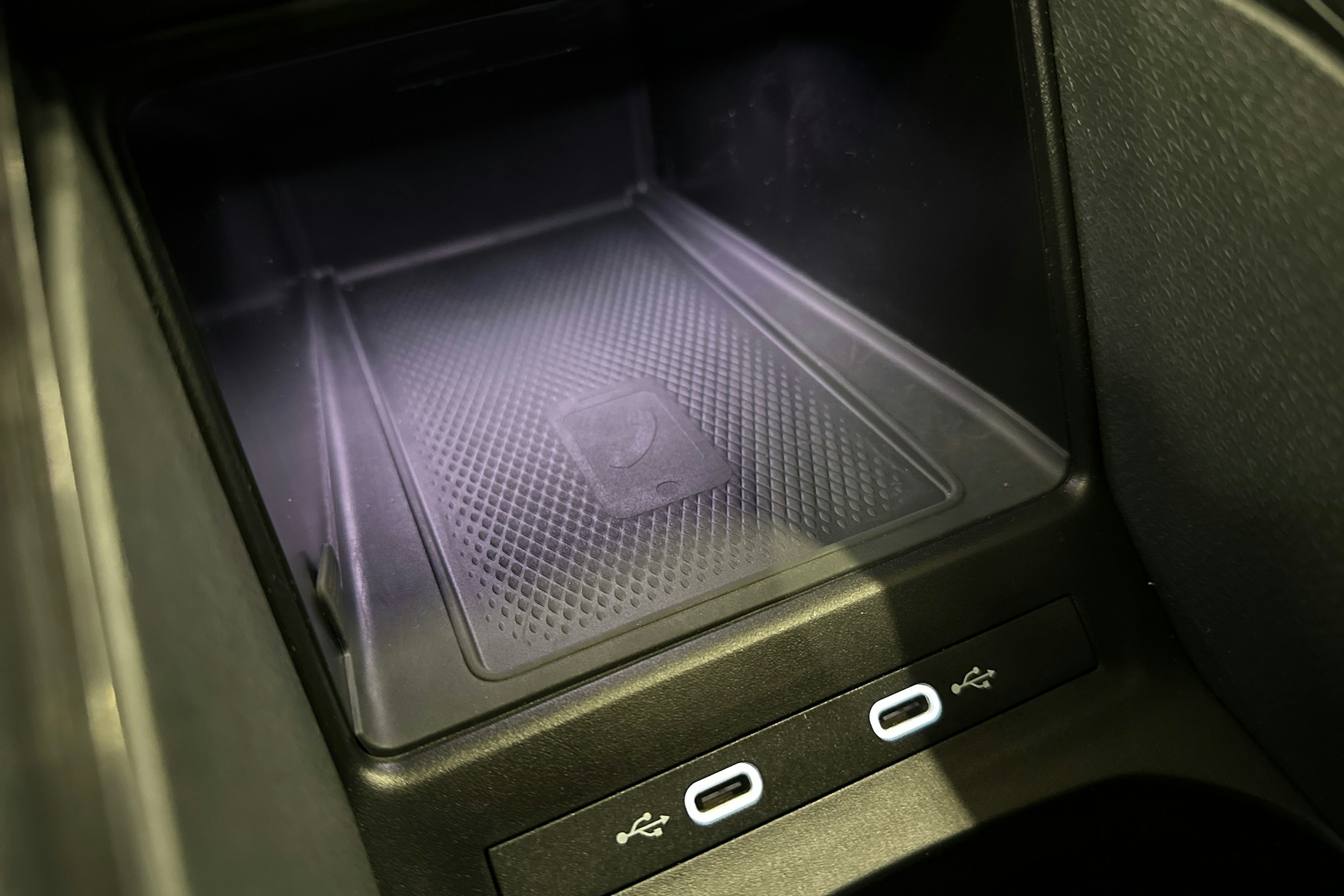 valkoinen Volkswagen ID.5 2025 kuva 32.