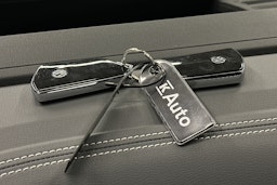 valkoinen Volkswagen ID.5 2025 kuva 34.