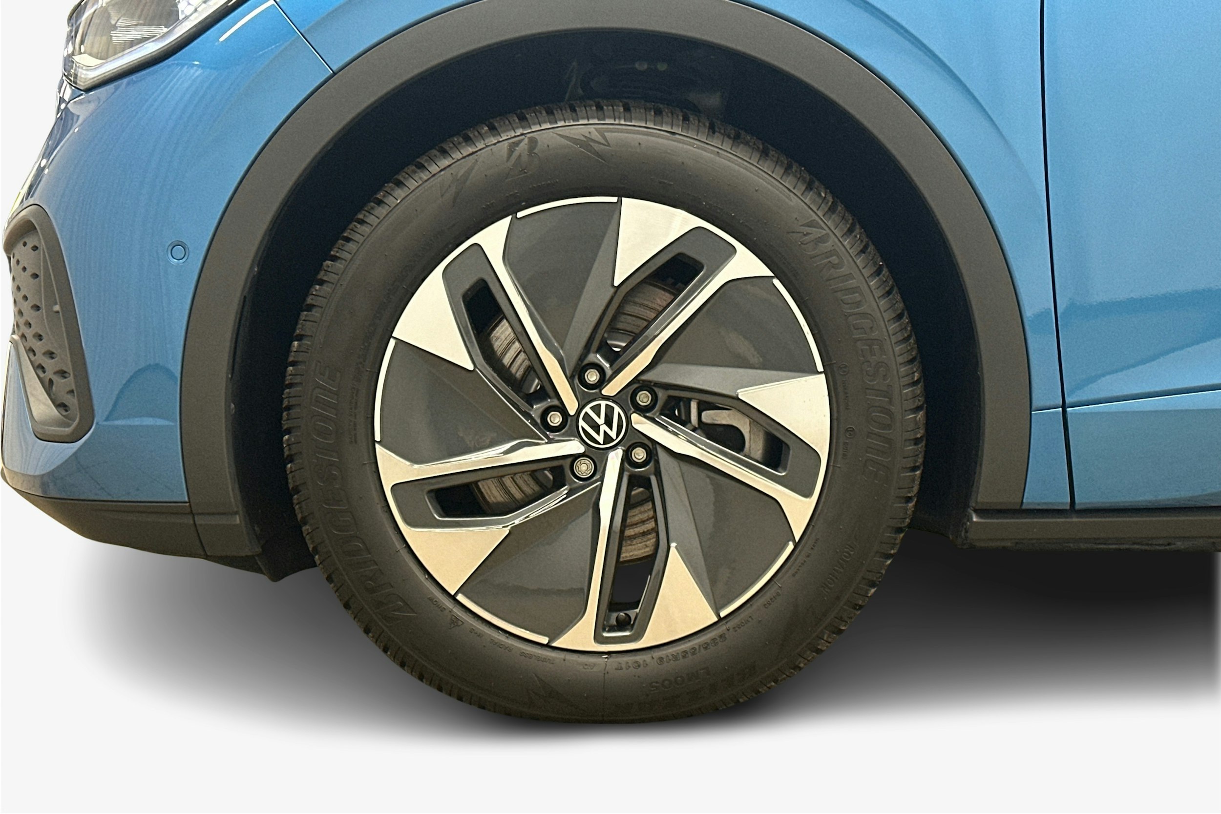 sininen Volkswagen ID.5 2025 kuva 11.