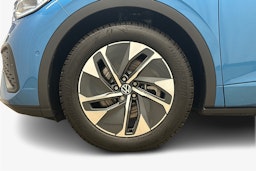 sininen Volkswagen ID.5 2025 kuva 11.