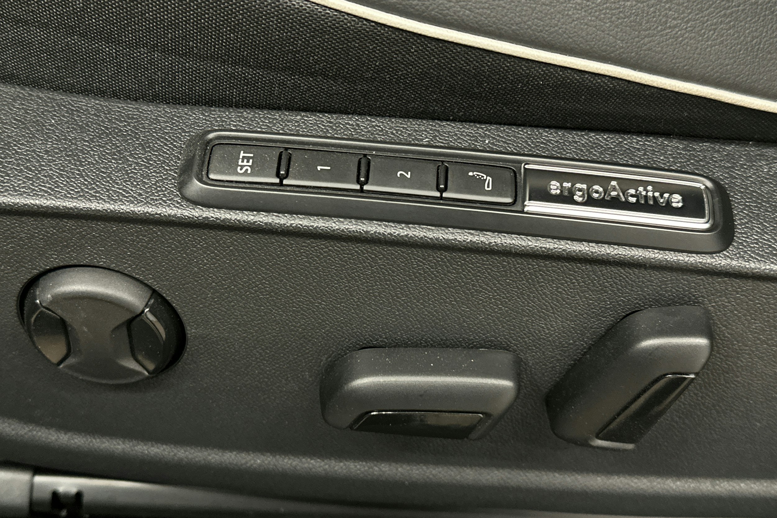 sininen Volkswagen ID.5 2025 kuva 18.