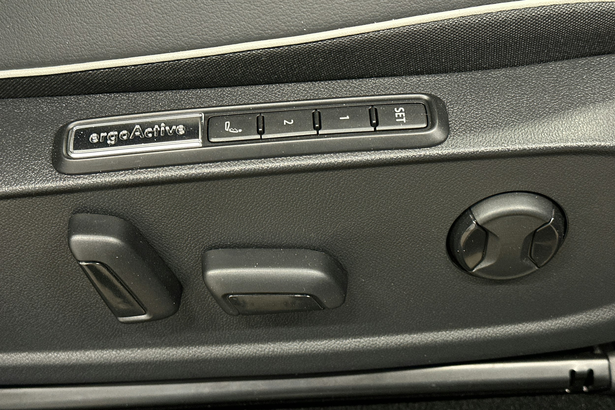 sininen Volkswagen ID.5 2025 kuva 19.