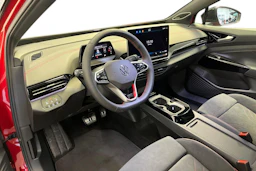 punainen Volkswagen ID.5 2025 kuva 6.