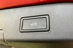 punainen Volkswagen ID.5 2025 kuva 12.