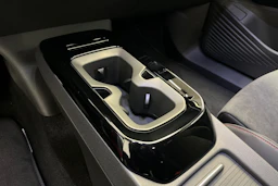 punainen Volkswagen ID.5 2025 kuva 14.