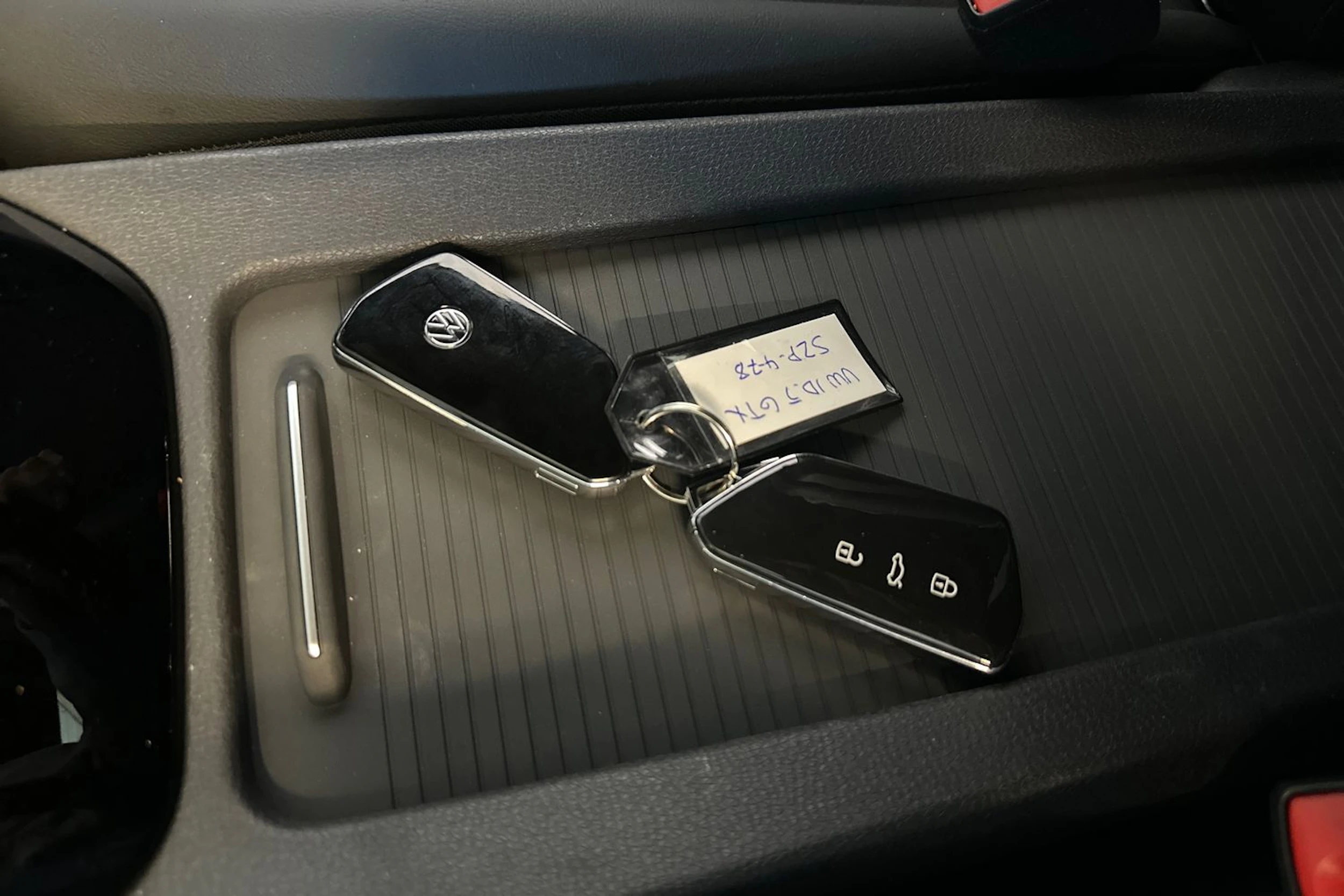 harmaa Volkswagen ID.5 2025 kuva 25.