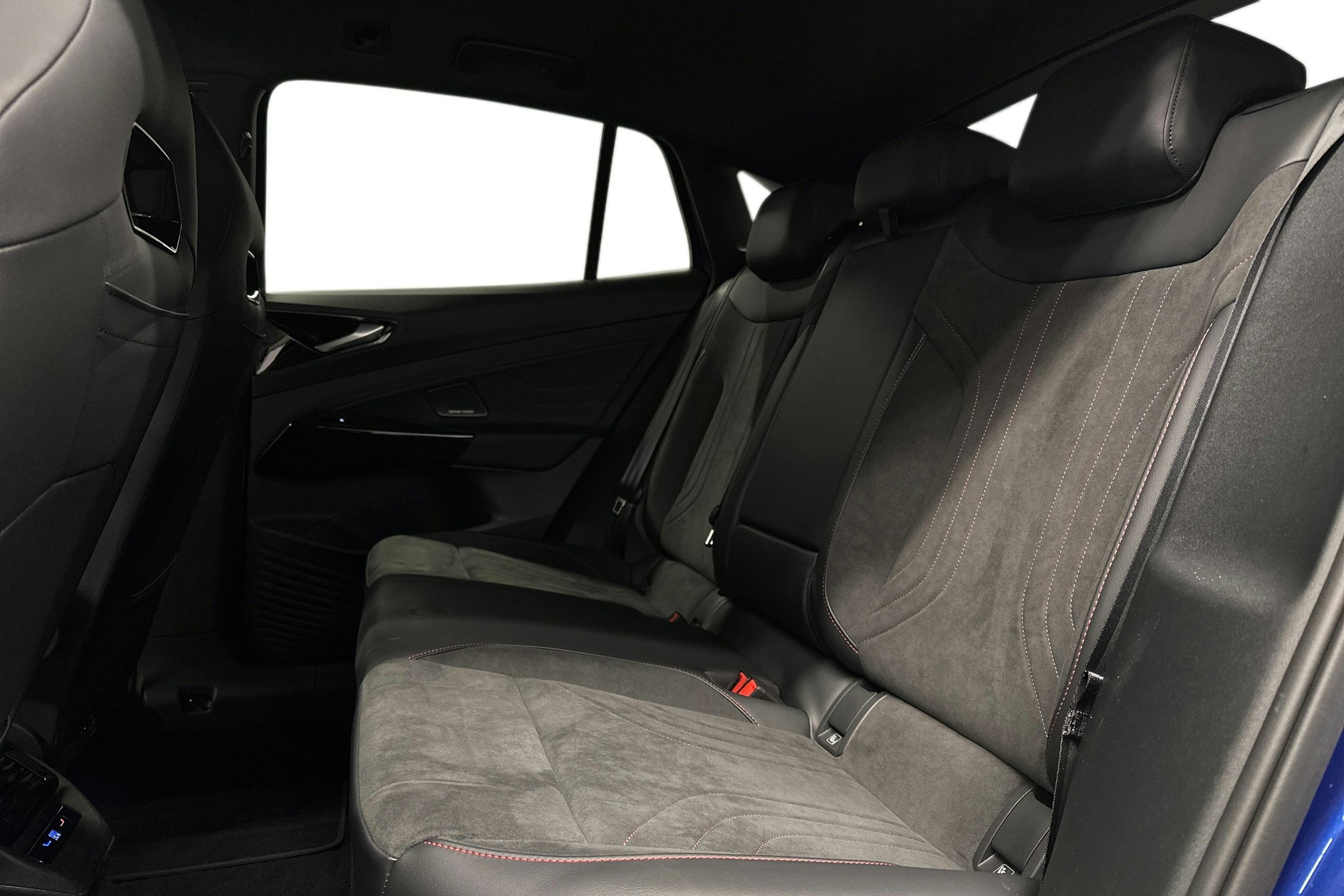 sininen Volkswagen ID.5 2025 kuva 10.