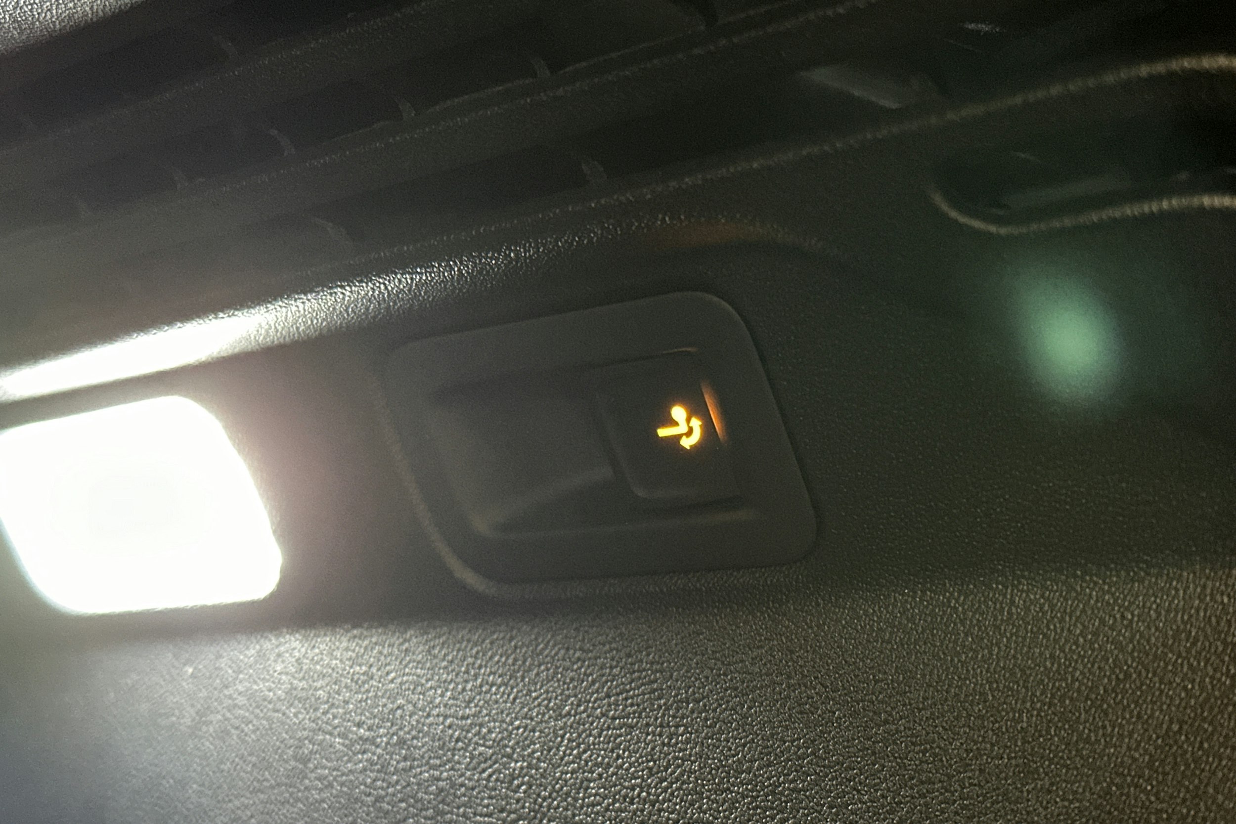 sininen Volkswagen ID.5 2025 kuva 15.