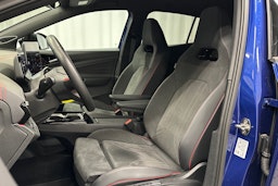 sininen Volkswagen ID.5 2025 kuva 17.