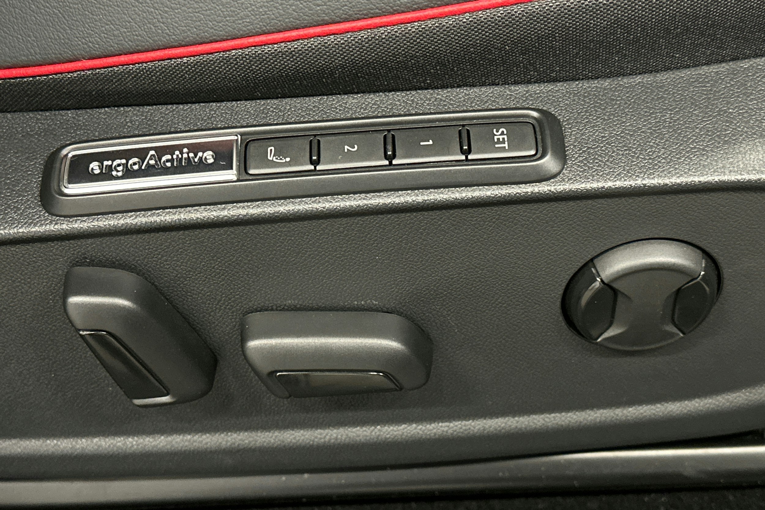 sininen Volkswagen ID.5 2025 kuva 19.