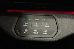 sininen Volkswagen ID.5 2025 kuva 26.