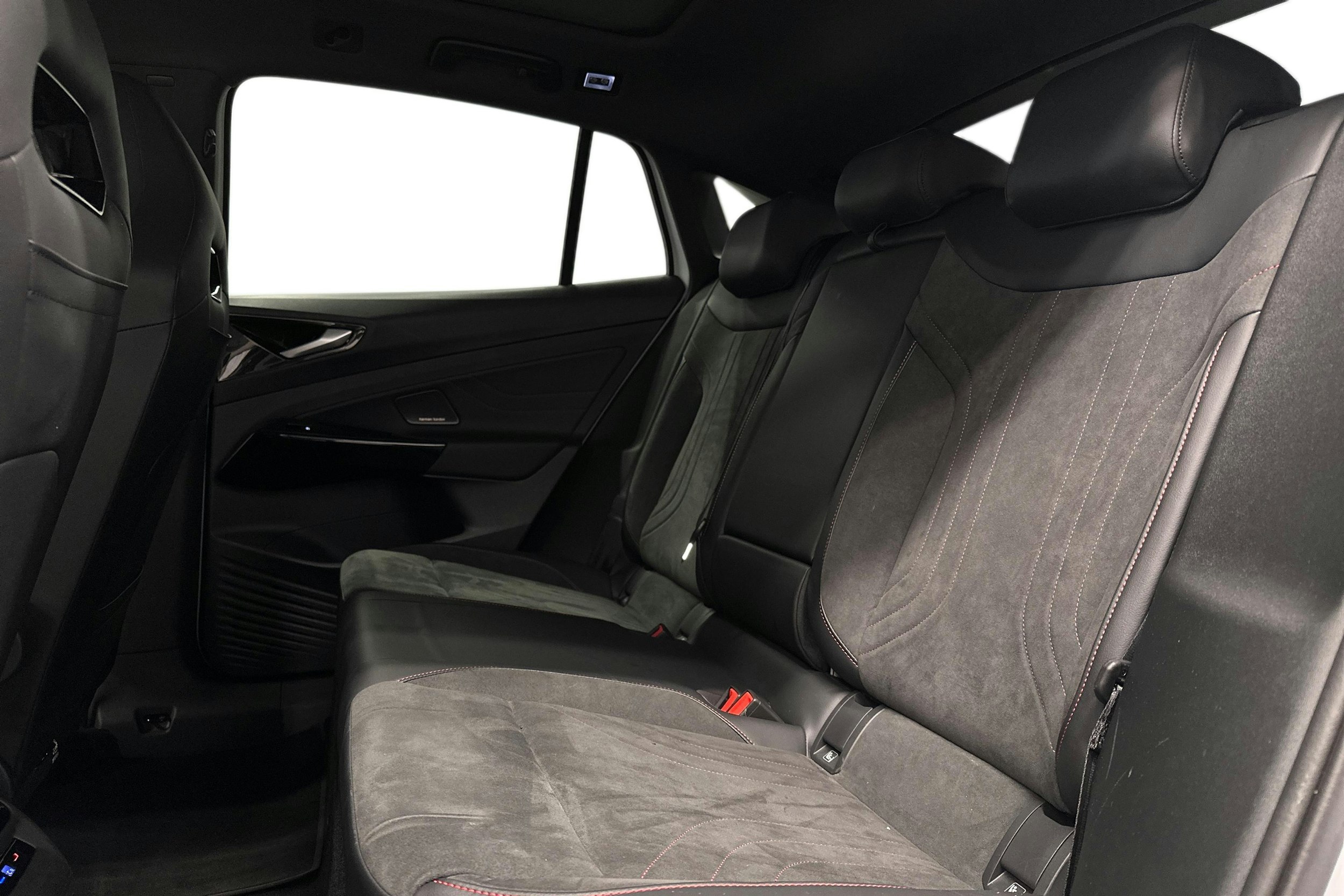 valkoinen Volkswagen ID.5 2025 kuva 8.