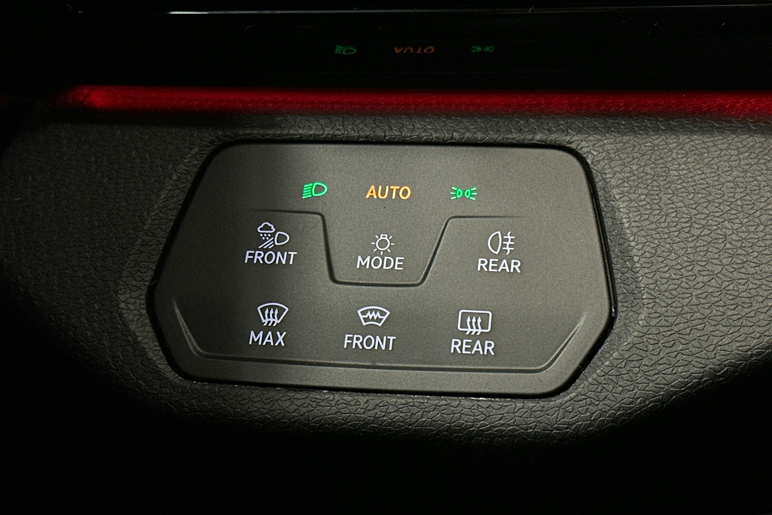 valkoinen Volkswagen ID.5 2025 kuva 24.