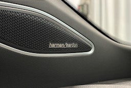 valkoinen Volkswagen ID.5 2025 kuva 35.