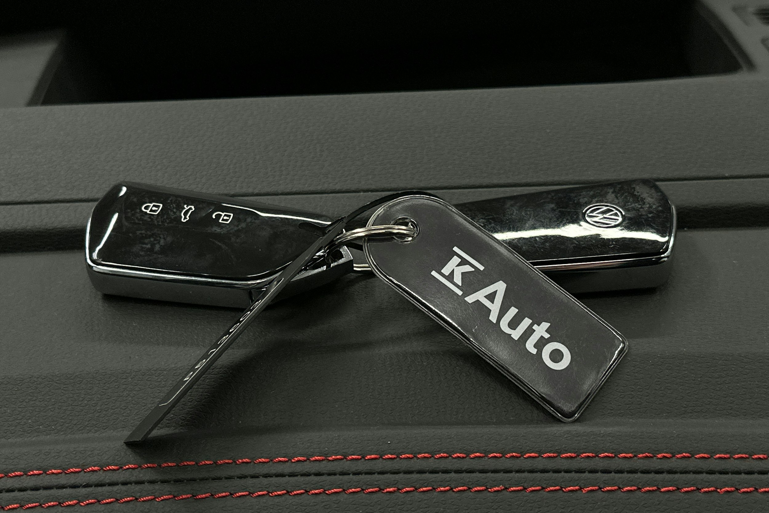 valkoinen Volkswagen ID.5 2025 kuva 37.