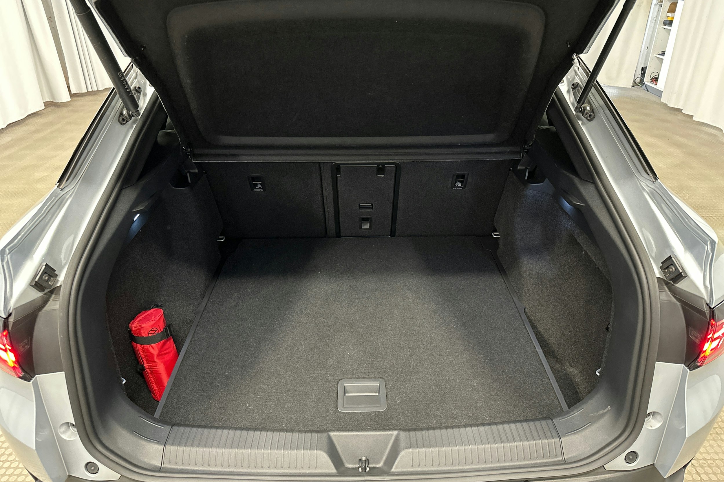 hopea Volkswagen ID.5 2025 kuva 14.