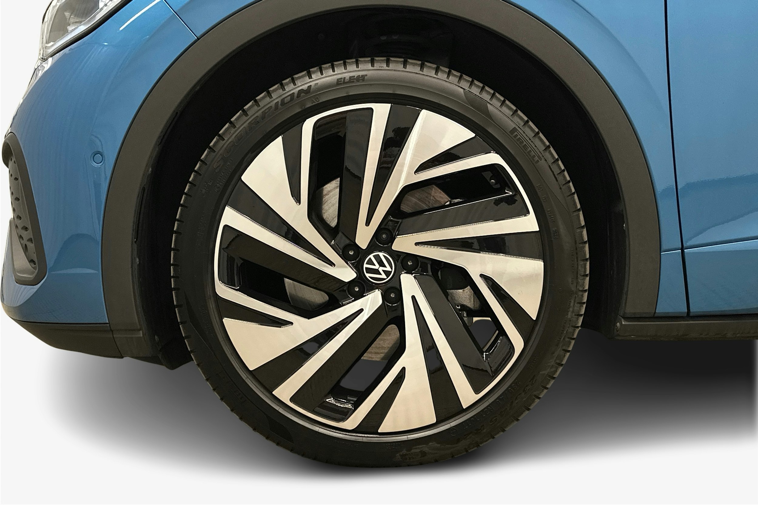 sininen Volkswagen ID.5 2025 kuva 11.