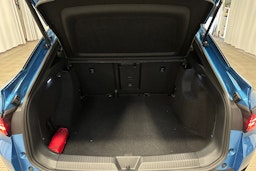 sininen Volkswagen ID.5 2025 kuva 14.